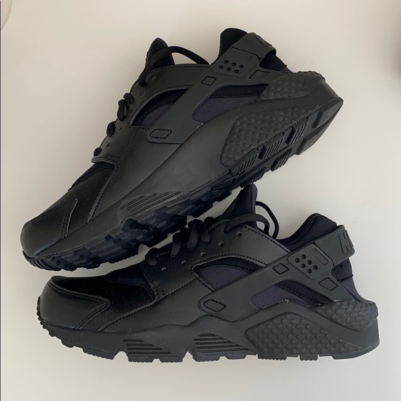 NEW Nike Air Huarache run triple black shoes - Picture 5 of 8